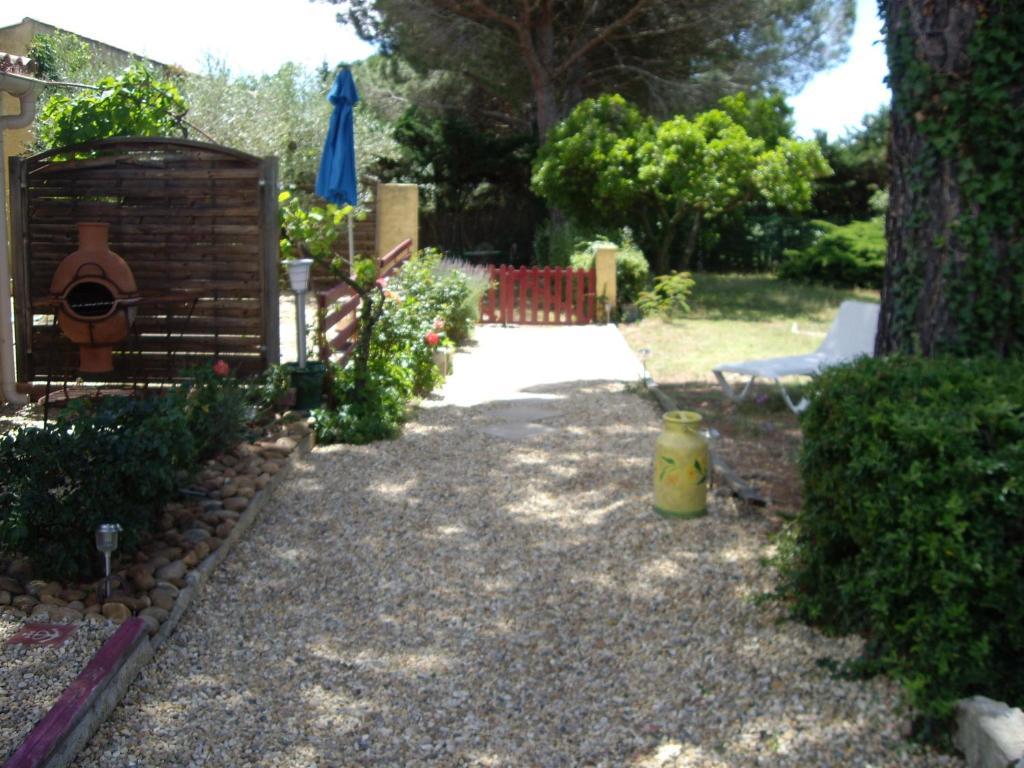 Le Mas Du Ruisseau Bellegarde  Εξωτερικό φωτογραφία